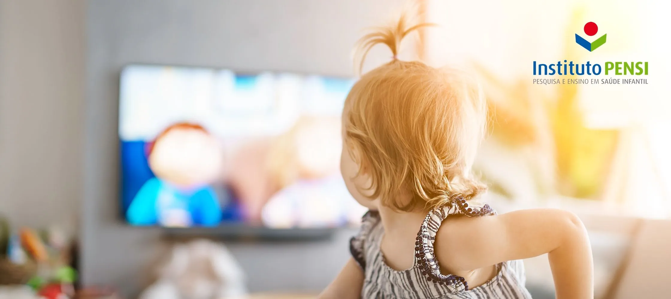 Menos TV: bebês e crianças devem aprender com brincadeiras