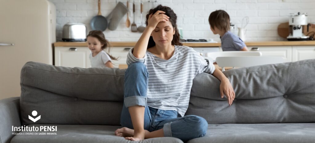 Filhos com problemas emocionais podem ter pais com depressão