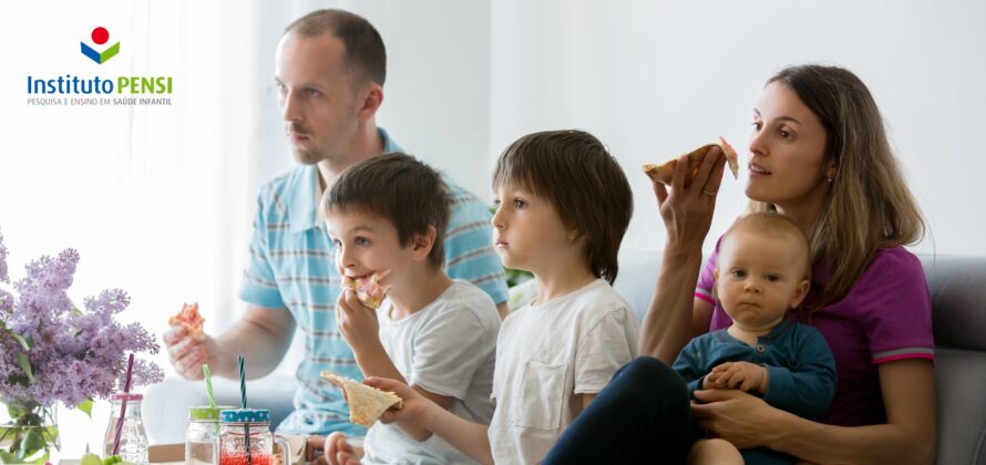 A responsabilidade dos pais no tempo de TV dos filhos