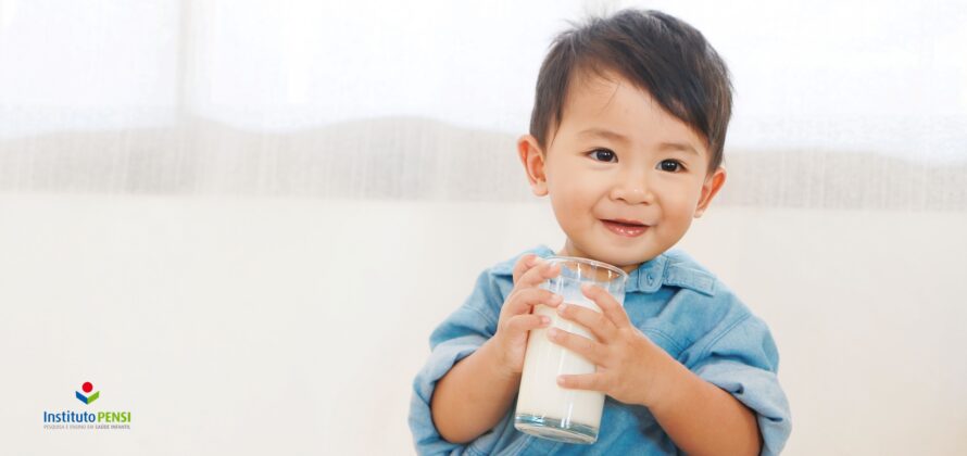 Qual é a idade certa para dar leites com pouca gordura?