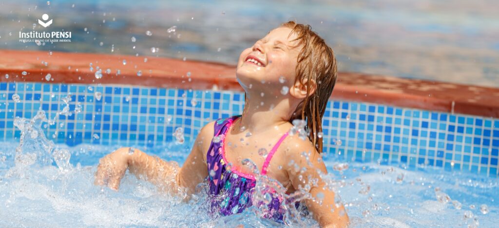 Cuidados na piscina com a criança