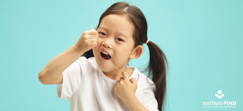 Dá pra melhorar a higiene bucal: use fio dental!