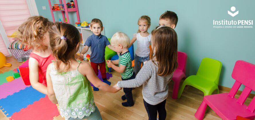 Vantagens de crianças mais novas conviverem com crianças mais velhas na Educação Infantil