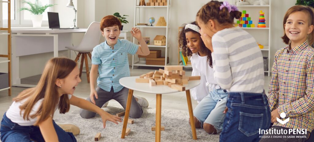 Os melhores brinquedos para crianças ainda são os básicos!