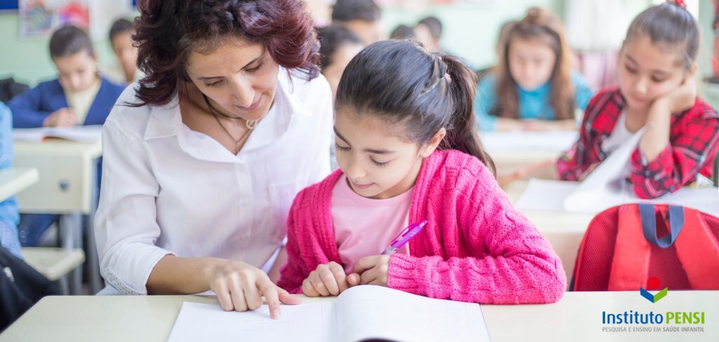 Programa de Educação Individualizada para crianças autistas