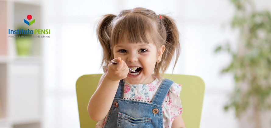 Covid-19 em crianças e sintomas que podem afetar a alimentação